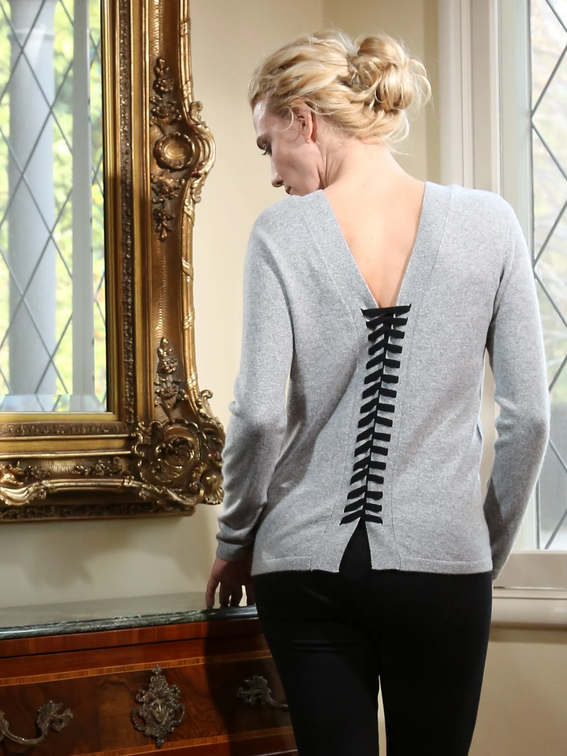 Two-Way Lace Up Detailed V Neck Pullover in Cashmere