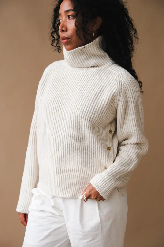 UNISEX RIBBED TURTLE NECK SWEATER