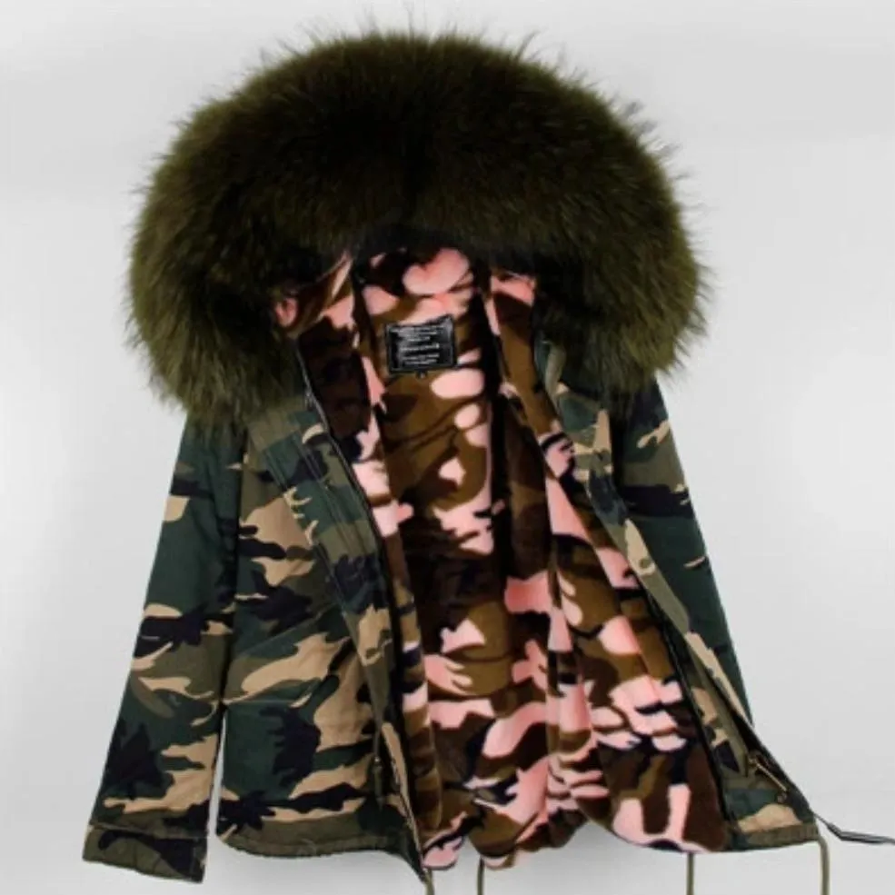 Women's Winter Casual Hooded Polyester Parka With Raccoon Fur